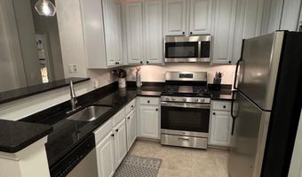 2465 ARMY NAVY Dr 1-405, Arlington, VA 22206