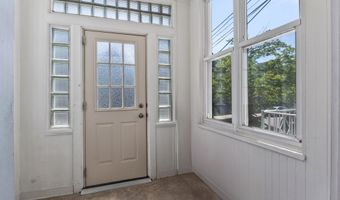 81 W 3RD St, Bayonne, NJ 07002