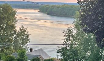 1004 S 2nd St, Alma, WI 54610