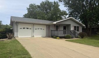 530 S 5th St, Akron, IA 51001