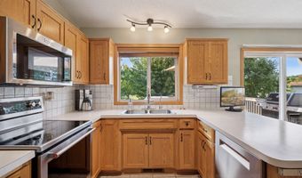 10555 56th St NE, Albertville, MN 55301