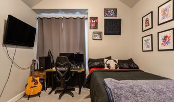 135 Calvin Dr, Wolfforth, TX 79382
