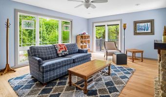 1302 Crest Dr, Aberdeen, NC 28315
