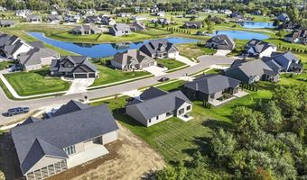 5165 Greyson Heights Dr, Auburn, IN 46706