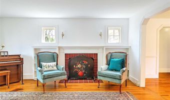 6 Woodbine St, East Providence, RI 02915