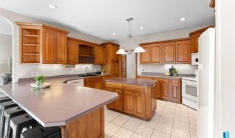 417 E Meadowlark Cir, Brandon, SD 57005