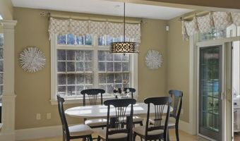 7 Champagne Ter, Bedford, NH 03110