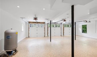 31 Wright Ln, Jamestown, RI 02835