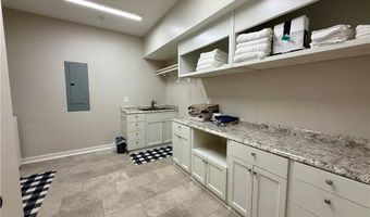 712 4TH Ave, West Point, GA 31833