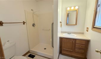592 Lindell St, Akron, OH 44305