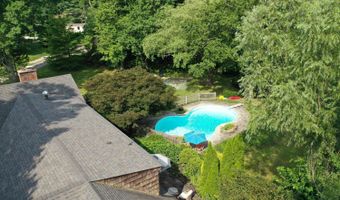 1 Crosstie Ln, Batesville, IN 47006