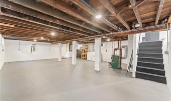 124 Vine St, East Providence, RI 02914
