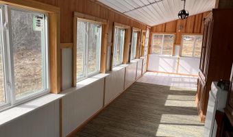 8 Graffam Rd, Baldwin, ME 04091