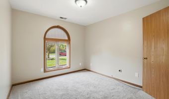 111 Autumn Hills Dr, Avilla, IN 46710