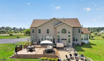 3 Surrey Way, Alexandria Twp., NJ 08867