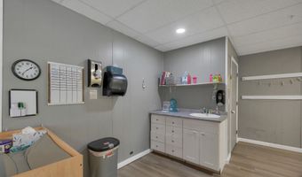 8 Eastern Ave, Barrington, NH 03825