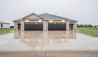 1800-1802 Broadfoot Dr, Abilene, KS 67410