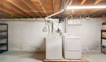 1 Woodhaven Dr, Cumberland, RI 02864