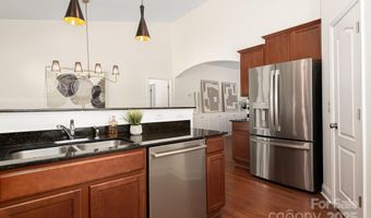 3943 Sky Dr, Charlotte, NC 28226