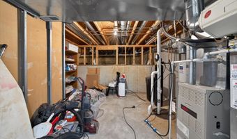 4001 Whitehall Ln, Algonquin, IL 60102