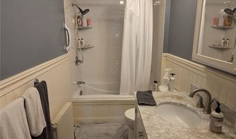 45 Woodlawn Ave 1, Bristol, RI 02809