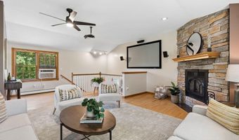 836 Old Post Rd, Arundel, ME 04046
