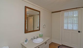 90 Taylor Ln, Alderson, WV 24910