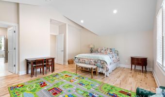 2800 Hilliard Dr, Charlotte, NC 28205