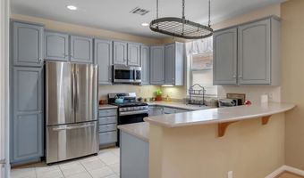 11061 Waterwood St, Apple Valley, CA 92308