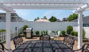 512 Main Ave #3, Bay Head, NJ 08742