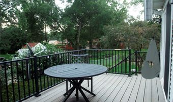 4020 Douglas Ave, Des Moines, IA 50310