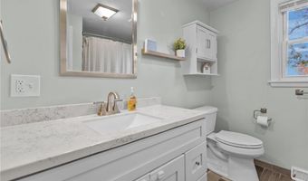 16 Flynn Ave, Cranston, RI 02920