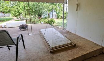 311 WILKERSON Ave, Groom, TX 79039