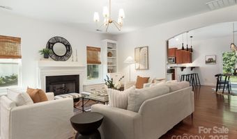 3943 Sky Dr, Charlotte, NC 28226
