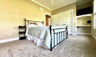 922 Meadowlake Ct, Bedford, IN 47421