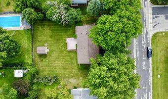 5514 Meadowood Dr, Fitchburg, WI 53711