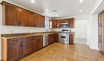 1107 PERRIN Dr, Arabi, LA 70032