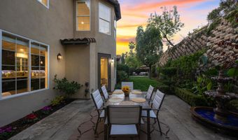 827 W Heritage Oak Ct, Altadena, CA 91001