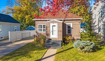 1733 N SUPERIOR St, Appleton, WI 54911