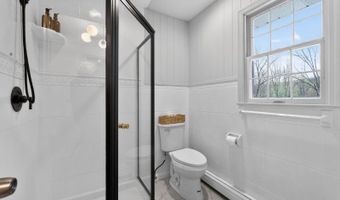 8 Telfer Dr, Alloway, NJ 07418