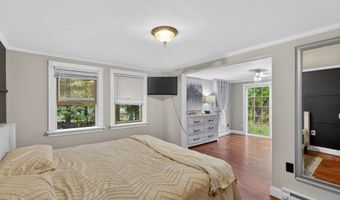 6 North Rd, Foster, RI 02825