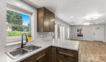 311 N School St, Cascade, ID 83611