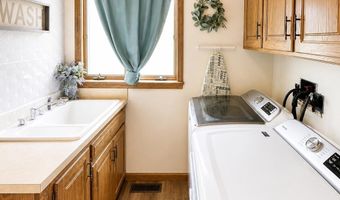 1206 Elm Ave, Ava, MO 65608