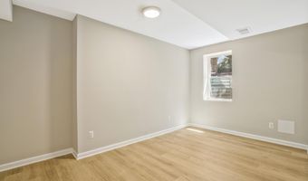 706 N CLEVELAND St, Arlington, VA 22201