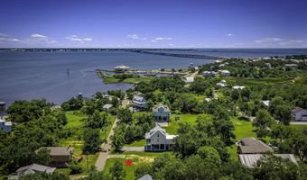 112 Leopold St, Bay St. Louis, MS 39520