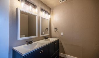 203 W Purdom Ave, Alvarado, TX 76009