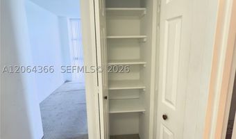 3675 N Country Club Dr 109, Aventura, FL 33180