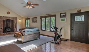 146 Algonquin Trl, Albrightsville, PA 18210