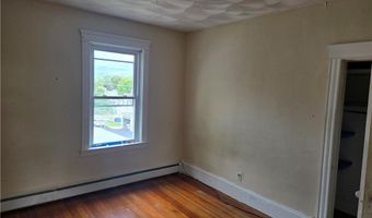 30 Cumberland St, Cumberland, RI 02864