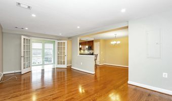 4079 S FOUR MILE RUN Dr 402, Arlington, VA 22204